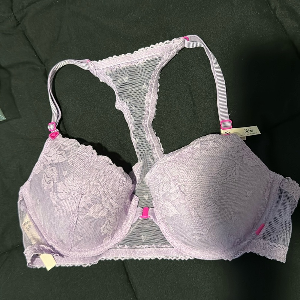 VICTORIAS SECRET SEXY TEE FRONT CLOSE LIGHTLY LINED